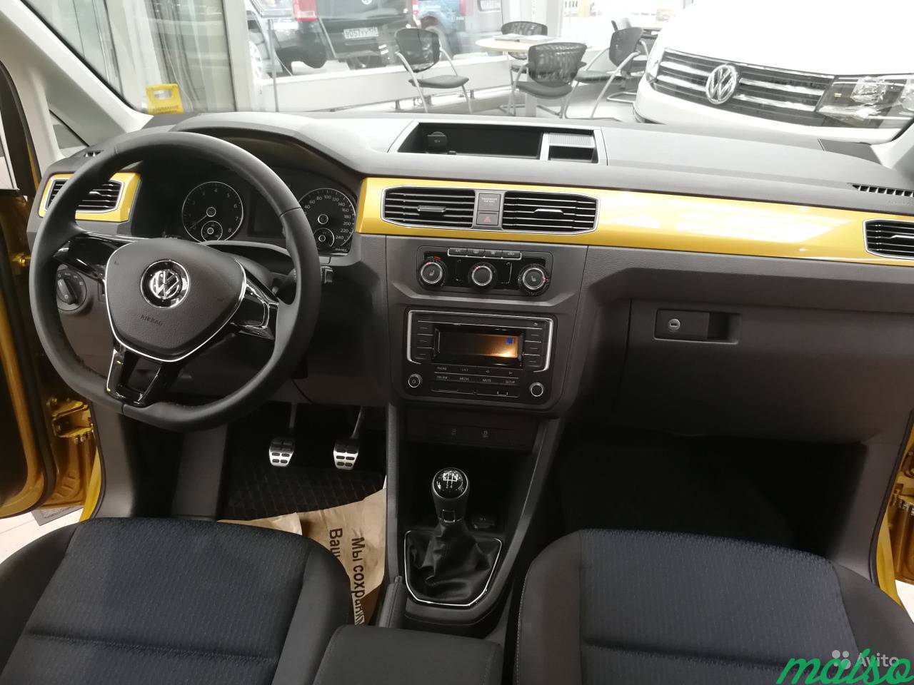 Volkswagen Caddy 1.6 МТ, 2018, минивэн в Санкт-Петербурге. Фото 7